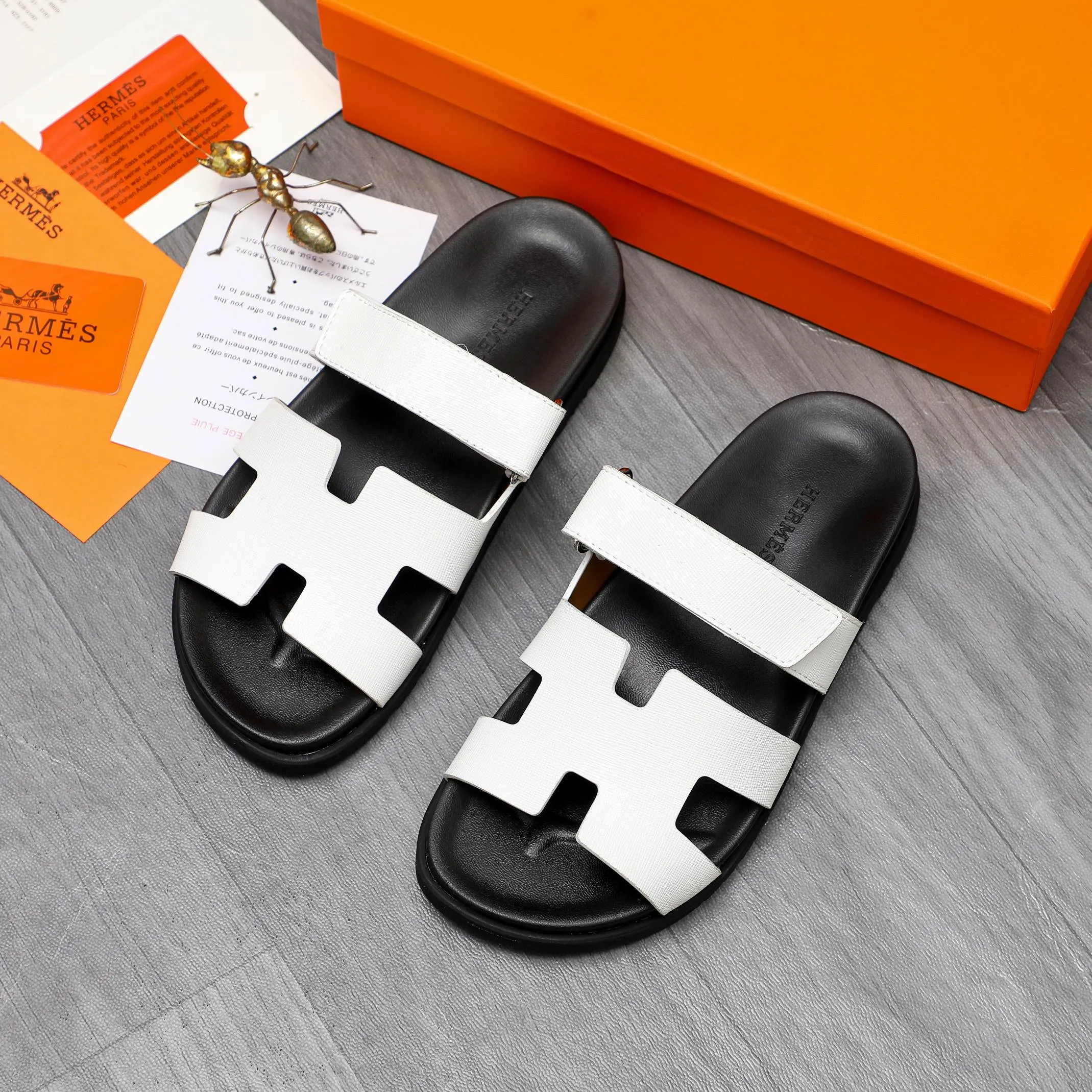 Men's shoes 💰340 Product trademark: Hermes "Hermes" Couple's slippers Regular size: 36-46 Product material: Selected vertical grain cowhide upper, microfiber lining, original outsole
